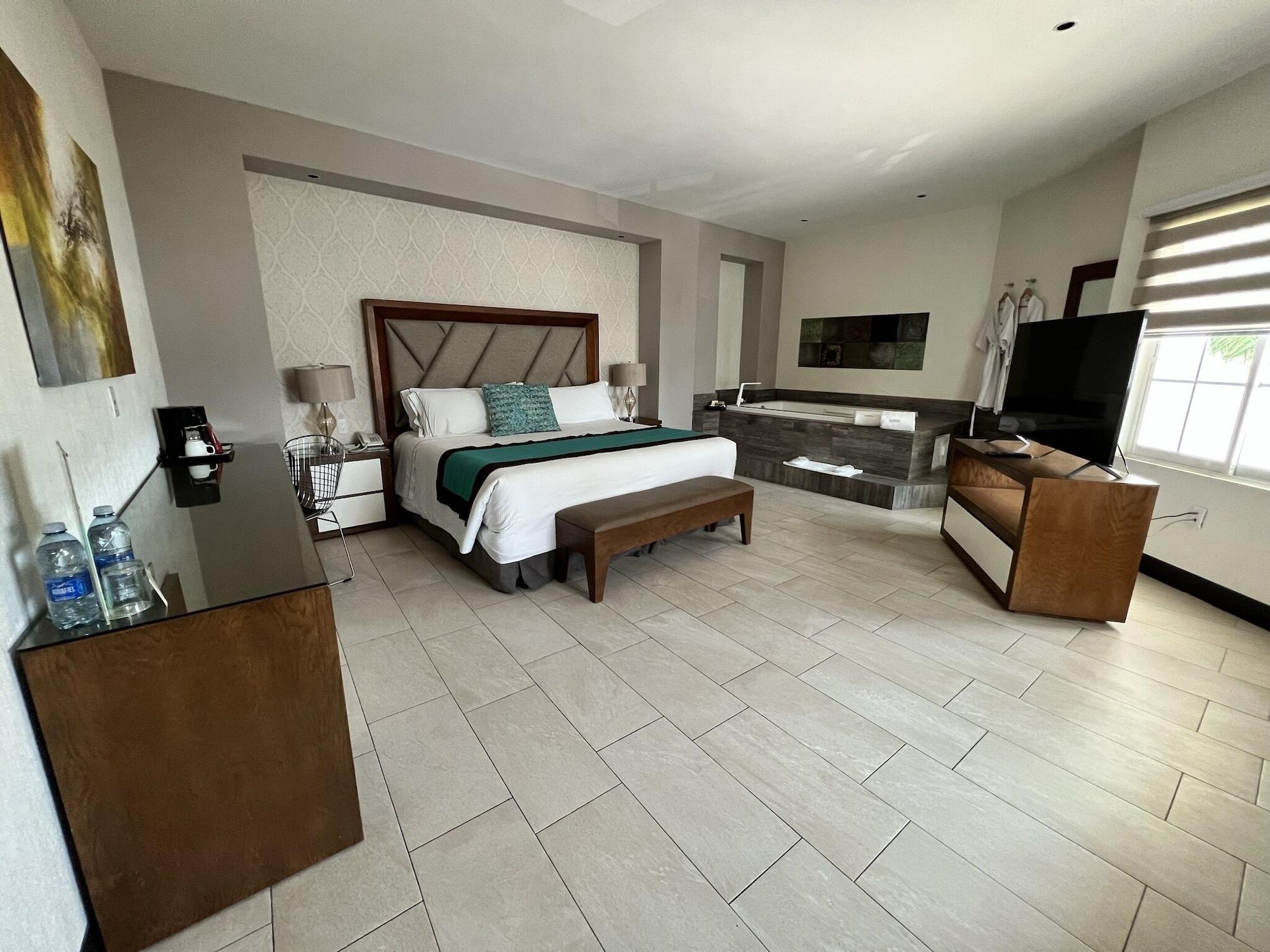 Áurea Hotel&Suites Zapopan Esterno foto